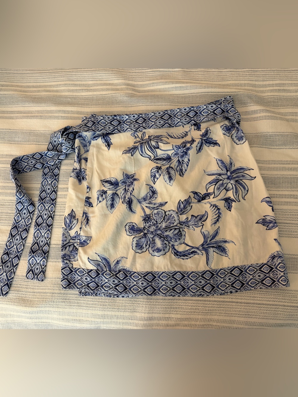 Zara Floral Wrap Skirt Size M